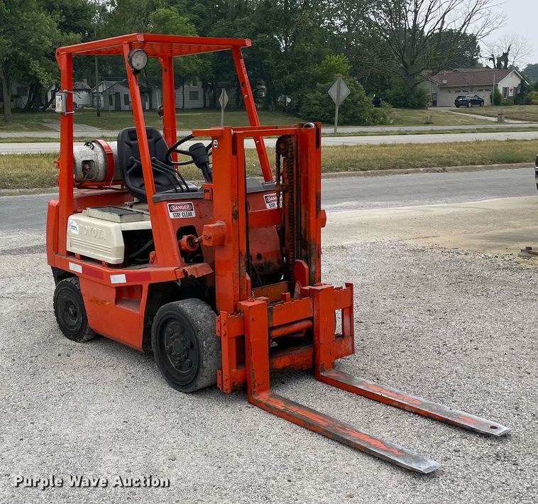 image for item LJ9764 Toyota 42-4FGC20  forklift