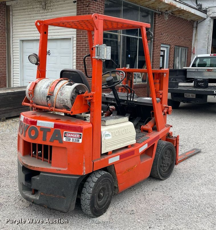 image for item LJ9764 Toyota 42-4FGC20  forklift