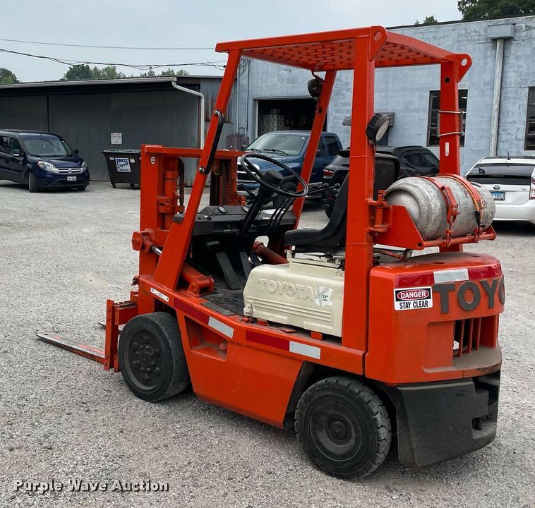 image for item LJ9764 Toyota 42-4FGC20  forklift