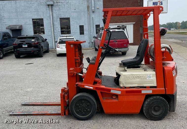 image for item LJ9764 Toyota 42-4FGC20  forklift