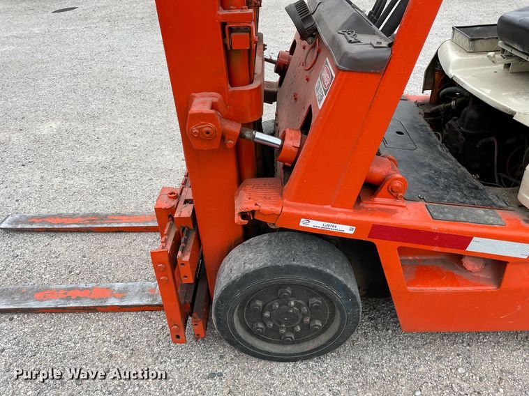 image for item LJ9764 Toyota 42-4FGC20  forklift