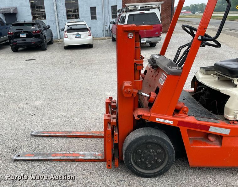 image for item LJ9764 Toyota 42-4FGC20  forklift