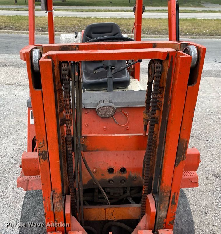 image for item LJ9764 Toyota 42-4FGC20  forklift