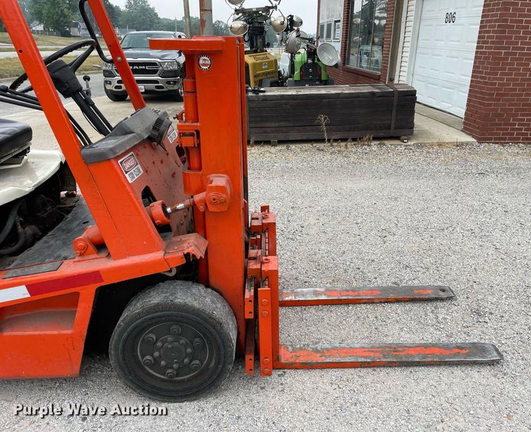 image for item LJ9764 Toyota 42-4FGC20  forklift