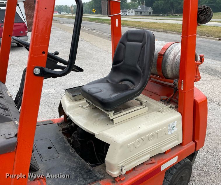 image for item LJ9764 Toyota 42-4FGC20  forklift
