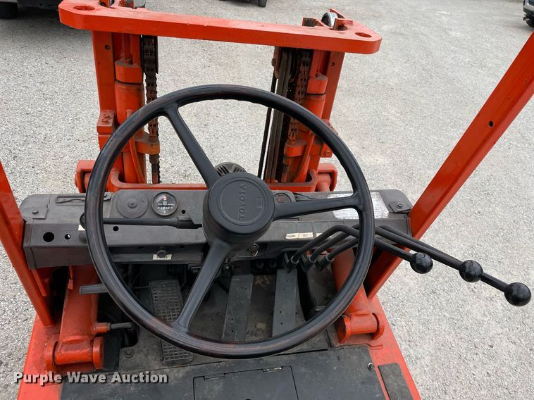 image for item LJ9764 Toyota 42-4FGC20  forklift