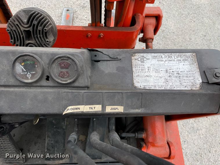 image for item LJ9764 Toyota 42-4FGC20  forklift