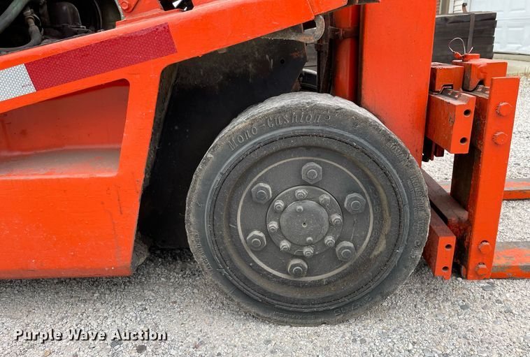 image for item LJ9764 Toyota 42-4FGC20  forklift