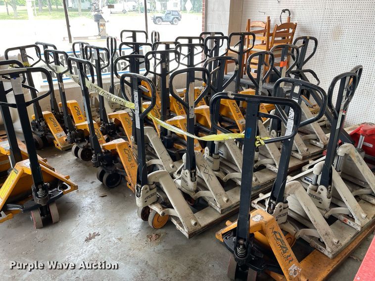 image for item LJ9769 (32) pallet jacks