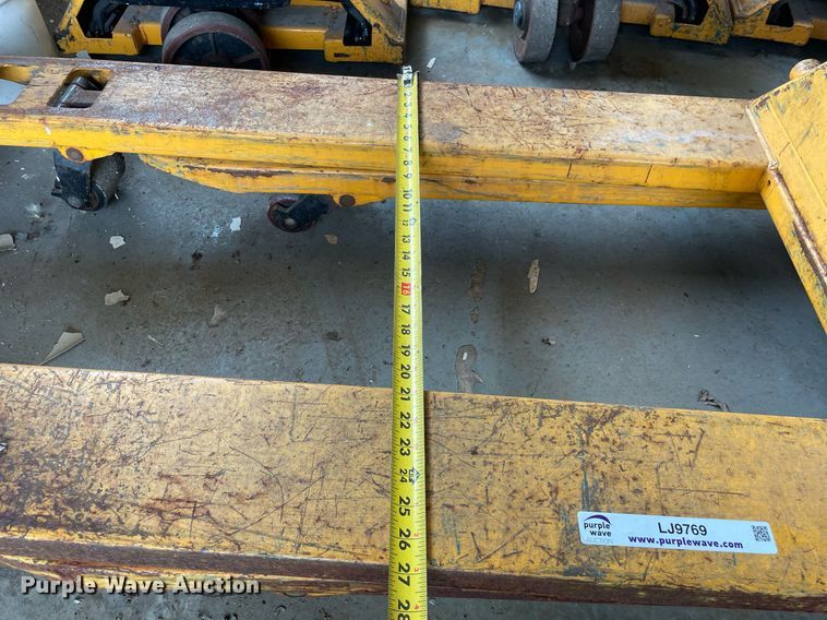 image for item LJ9769 (32) pallet jacks