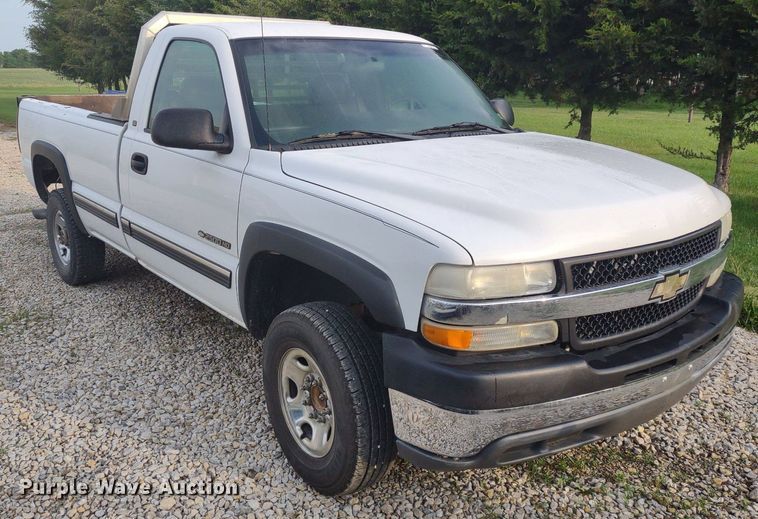 image for item LL9245 2001 Chevrolet Silverado 2500HD  pickup truck