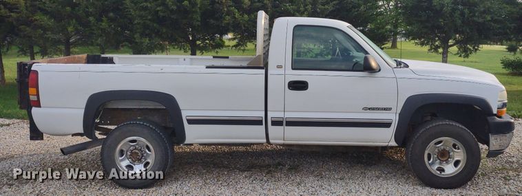 image for item LL9245 2001 Chevrolet Silverado 2500HD  pickup truck