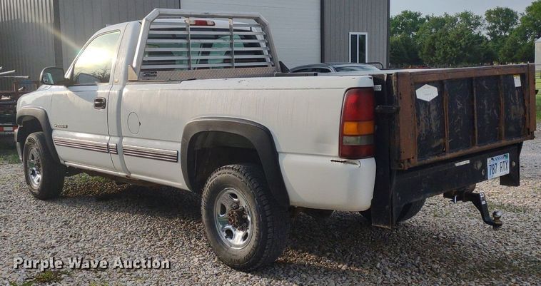 image for item LL9245 2001 Chevrolet Silverado 2500HD  pickup truck