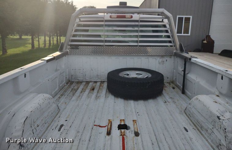 image for item LL9245 2001 Chevrolet Silverado 2500HD  pickup truck