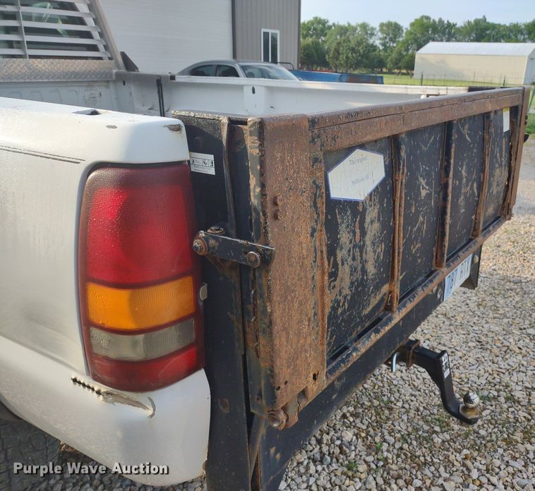 image for item LL9245 2001 Chevrolet Silverado 2500HD  pickup truck