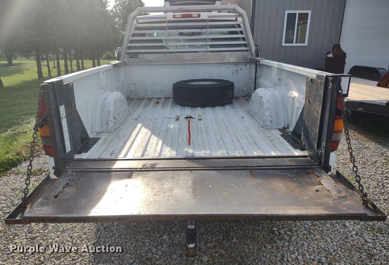 image for item LL9245 2001 Chevrolet Silverado 2500HD  pickup truck