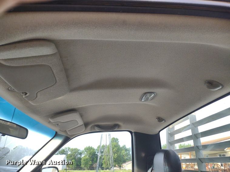 image for item LL9245 2001 Chevrolet Silverado 2500HD  pickup truck