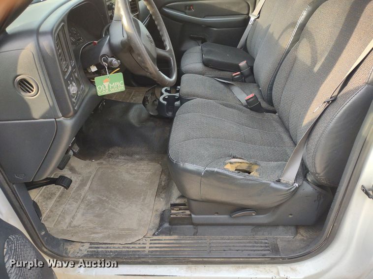 image for item LL9245 2001 Chevrolet Silverado 2500HD  pickup truck