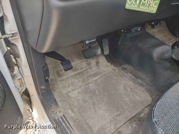 image for item LL9245 2001 Chevrolet Silverado 2500HD  pickup truck