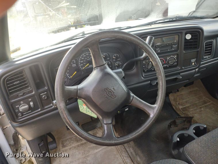 image for item LL9245 2001 Chevrolet Silverado 2500HD  pickup truck