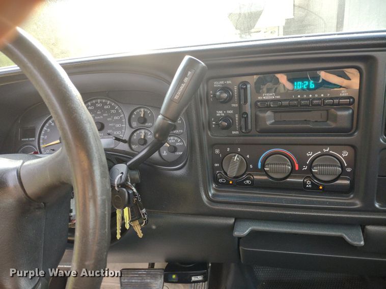 image for item LL9245 2001 Chevrolet Silverado 2500HD  pickup truck