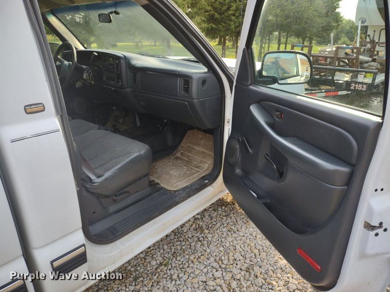 image for item LL9245 2001 Chevrolet Silverado 2500HD  pickup truck