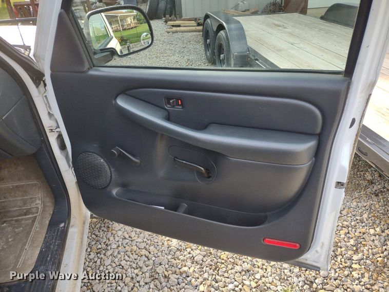 image for item LL9245 2001 Chevrolet Silverado 2500HD  pickup truck