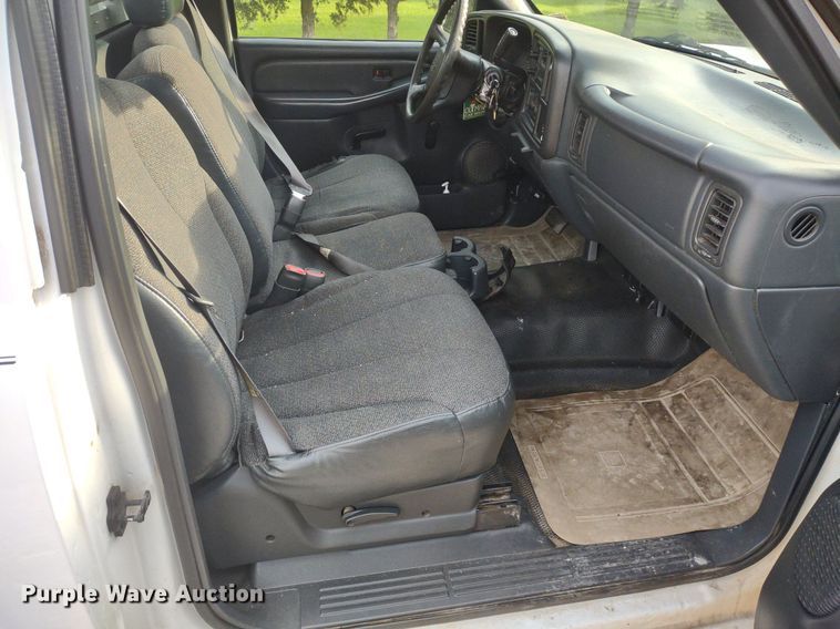 image for item LL9245 2001 Chevrolet Silverado 2500HD  pickup truck