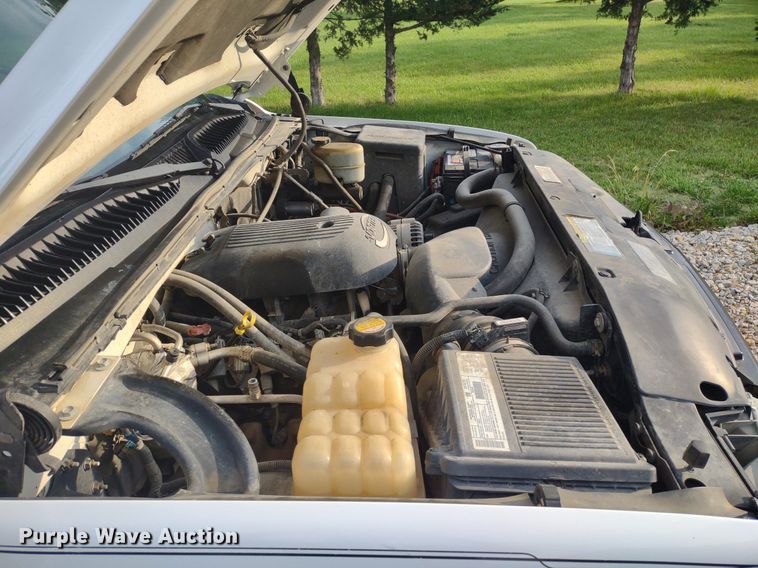 image for item LL9245 2001 Chevrolet Silverado 2500HD  pickup truck