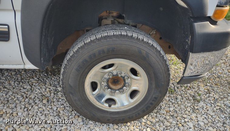 image for item LL9245 2001 Chevrolet Silverado 2500HD  pickup truck