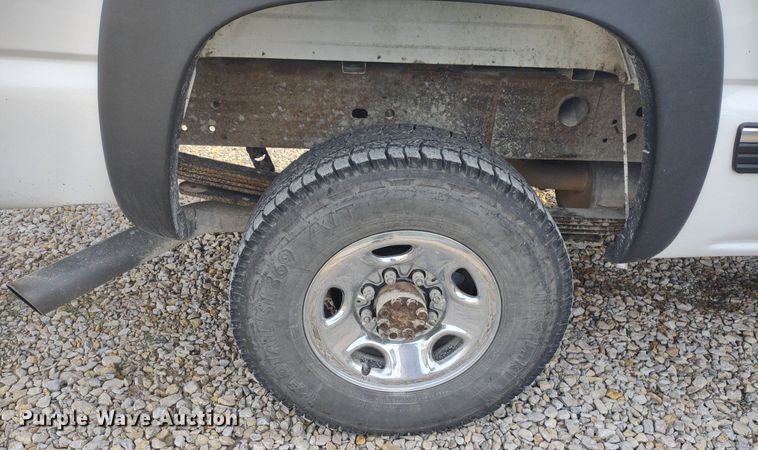 image for item LL9245 2001 Chevrolet Silverado 2500HD  pickup truck