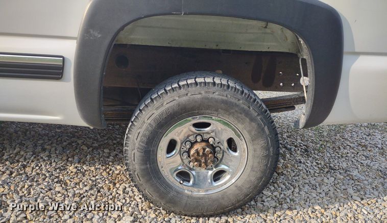 image for item LL9245 2001 Chevrolet Silverado 2500HD  pickup truck