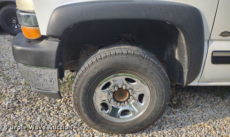 image for item LL9245 2001 Chevrolet Silverado 2500HD  pickup truck