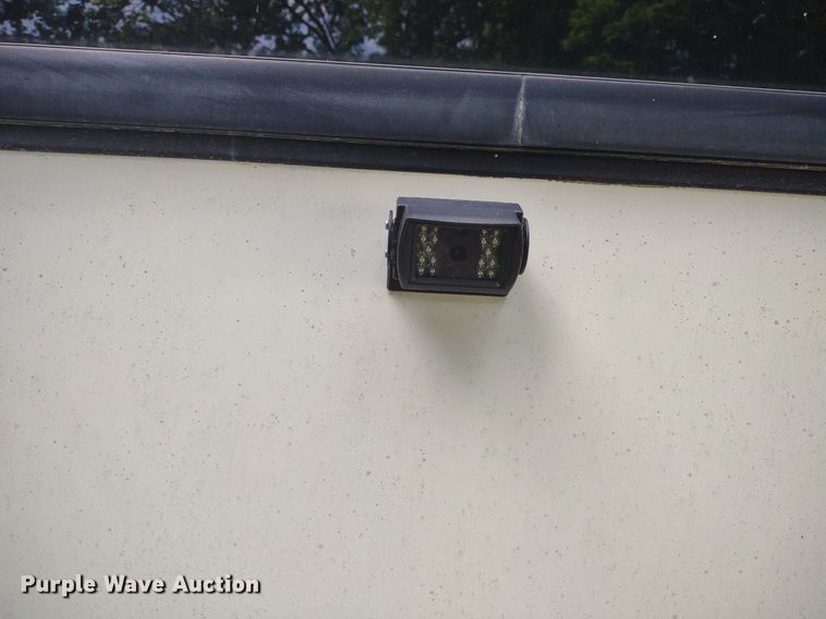 image for item LL9246 2010 Ford E350 Super Duty  shuttle bus