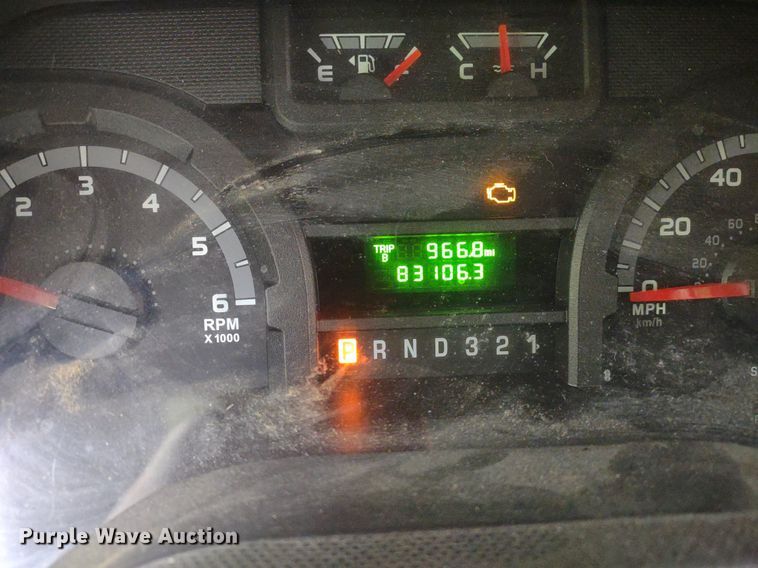 image for item LL9246 2010 Ford E350 Super Duty  shuttle bus