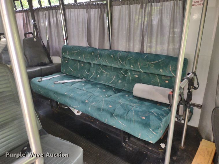 image for item LL9246 2010 Ford E350 Super Duty  shuttle bus