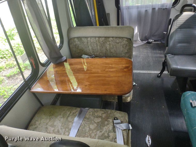 image for item LL9246 2010 Ford E350 Super Duty  shuttle bus