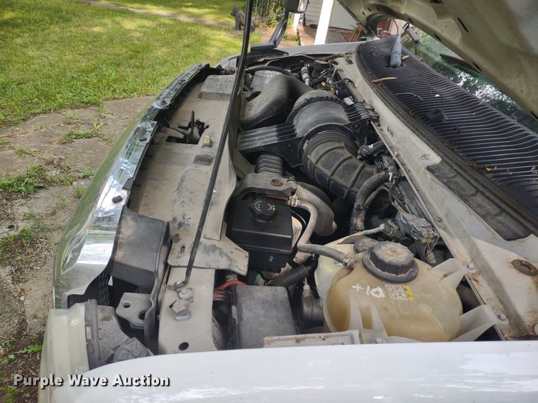 image for item LL9246 2010 Ford E350 Super Duty  shuttle bus