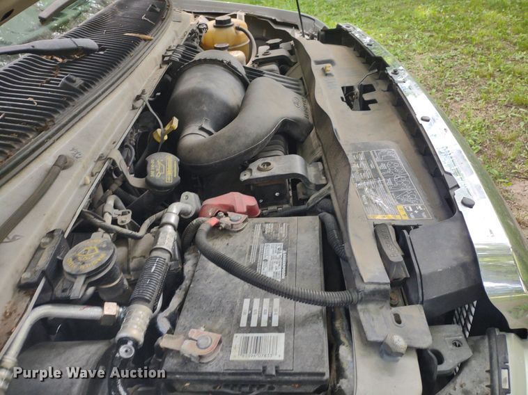 image for item LL9246 2010 Ford E350 Super Duty  shuttle bus