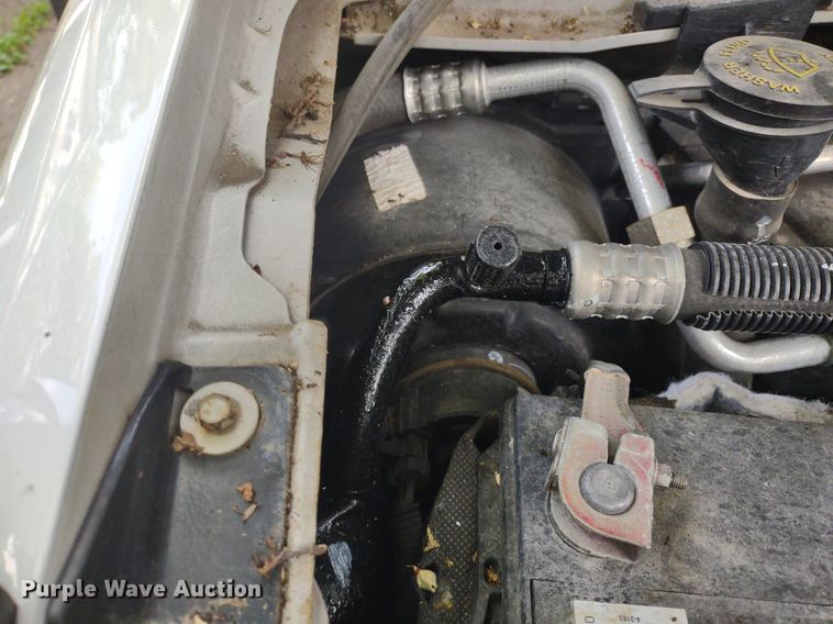 image for item LL9246 2010 Ford E350 Super Duty  shuttle bus