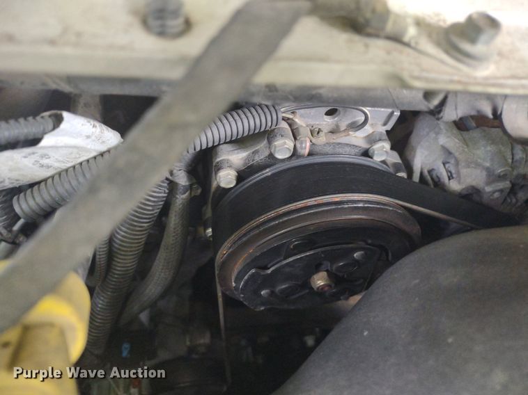 image for item LL9246 2010 Ford E350 Super Duty  shuttle bus