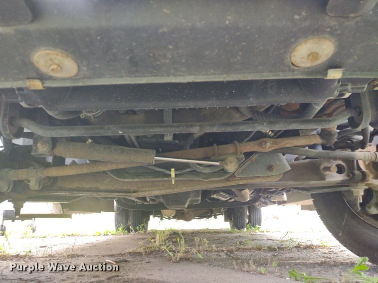 image for item LL9246 2010 Ford E350 Super Duty  shuttle bus