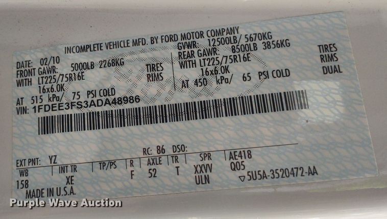 image for item LL9246 2010 Ford E350 Super Duty  shuttle bus