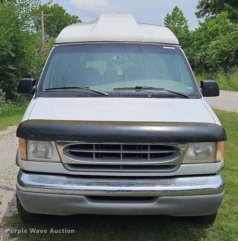 image for item LL9264 2000 Ford E250  van