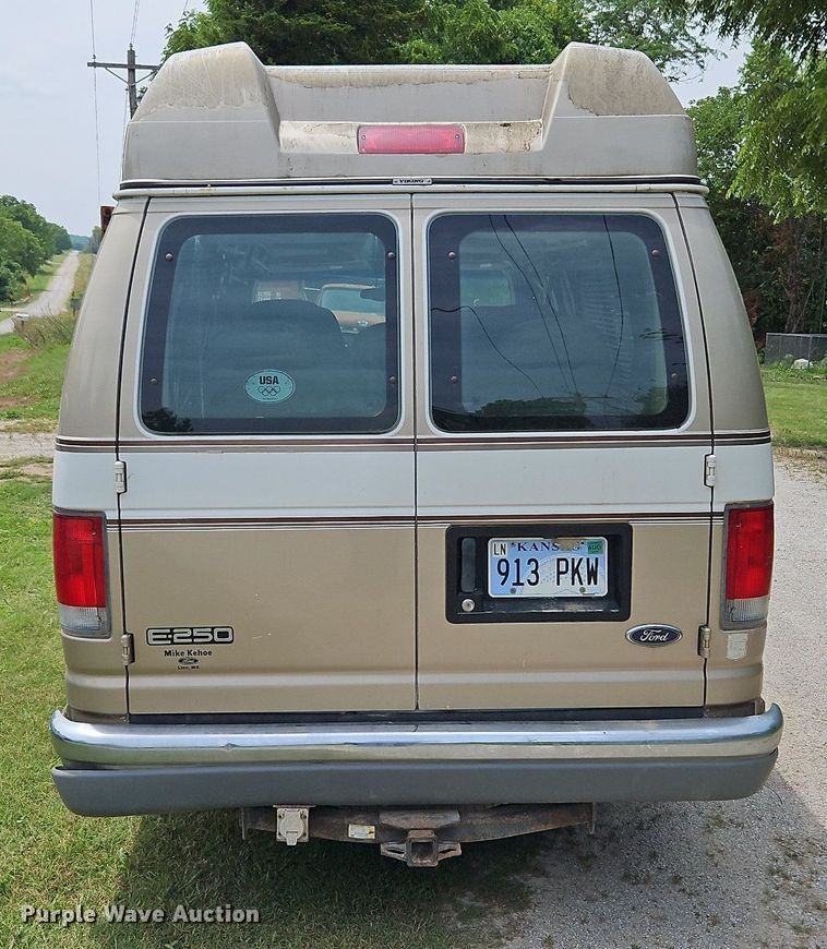 image for item LL9264 2000 Ford E250  van