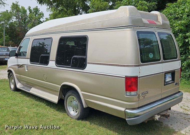 image for item LL9264 2000 Ford E250  van