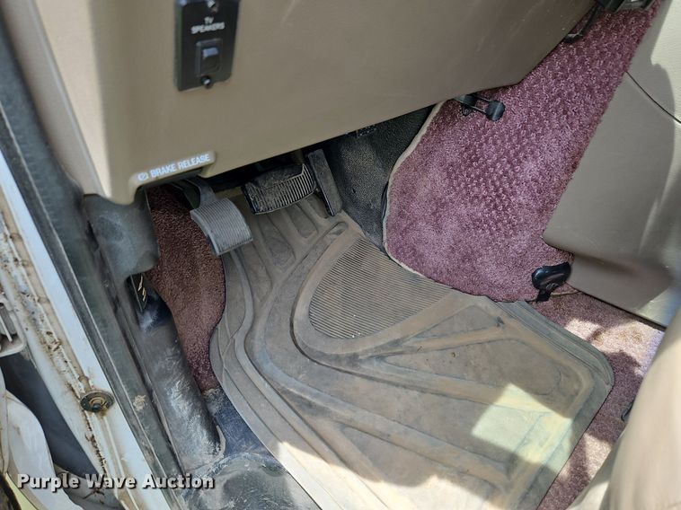 image for item LL9264 2000 Ford E250  van