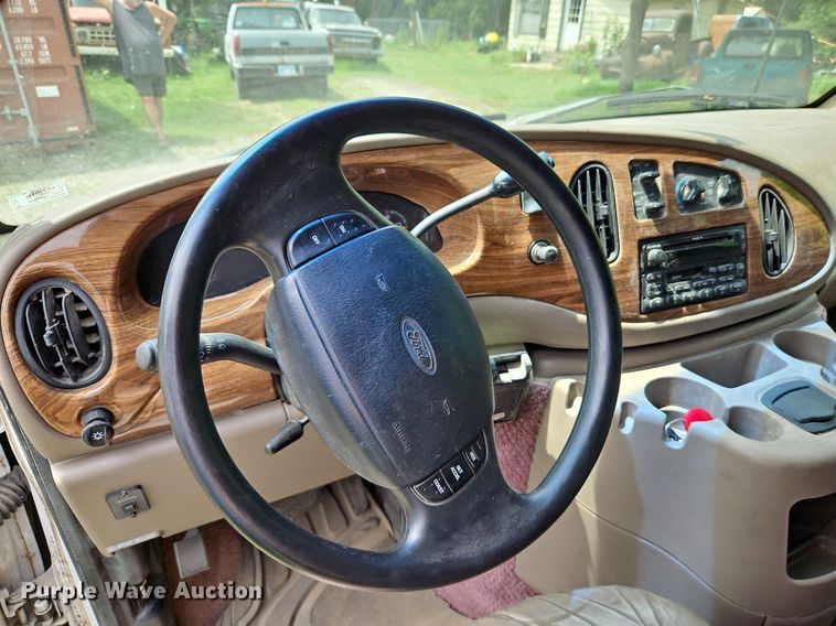 image for item LL9264 2000 Ford E250  van