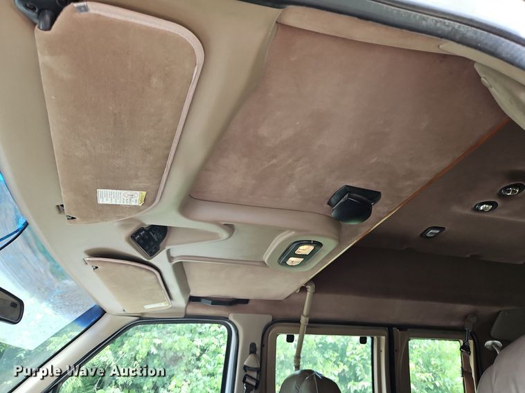 image for item LL9264 2000 Ford E250  van