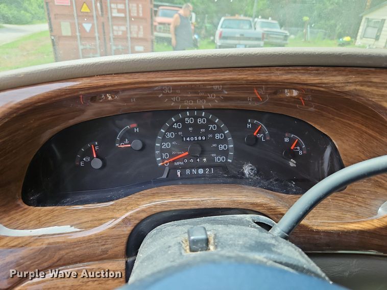 image for item LL9264 2000 Ford E250  van